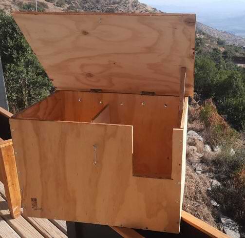 Caja nido para lechuzas y búhos con techo abierto