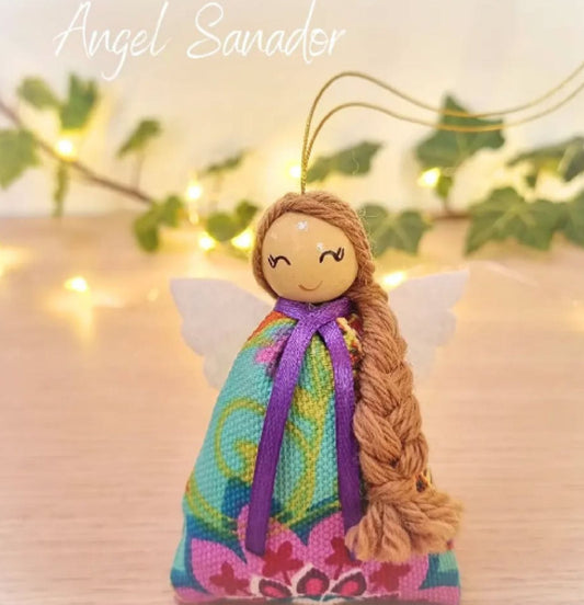 Ángel relleno de hierbas medicinales y terapéuticas